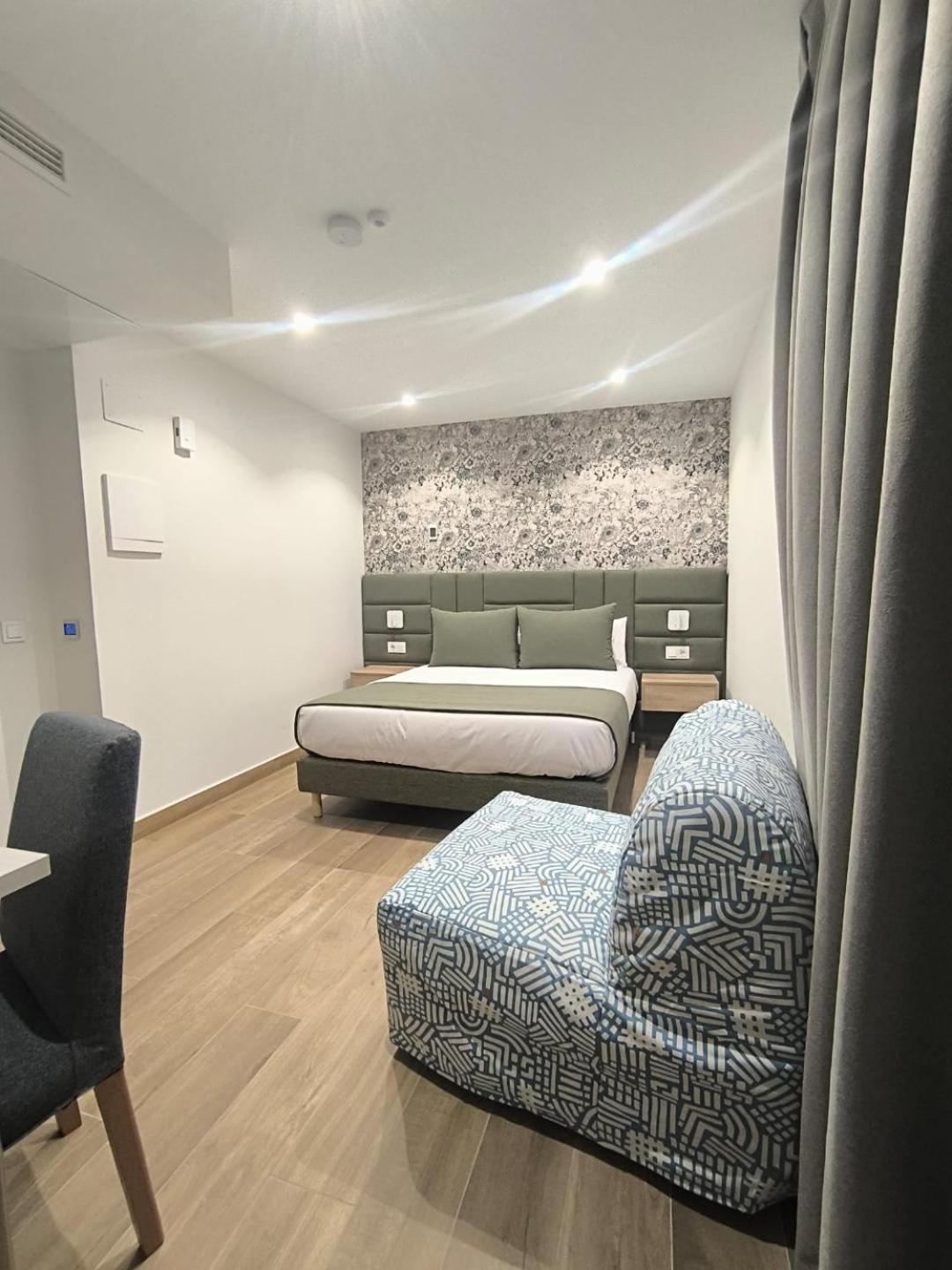 Hostal San Blas Madrid Luaran gambar
