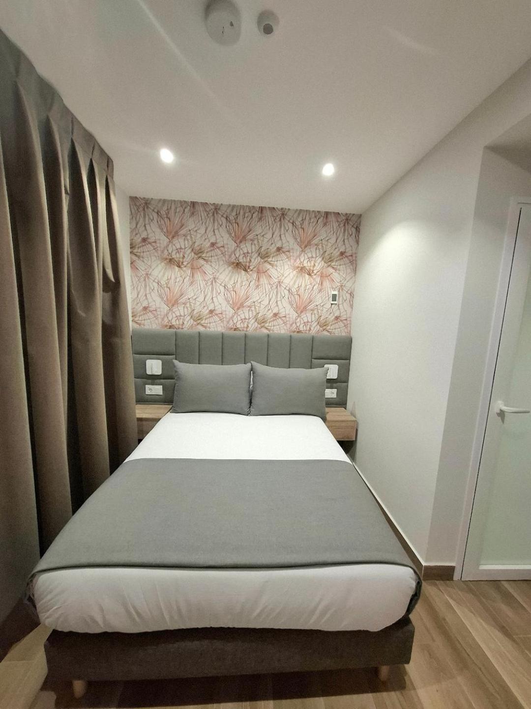 Hostal San Blas Madrid Luaran gambar