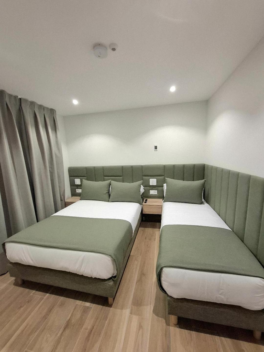 Hostal San Blas Madrid Luaran gambar
