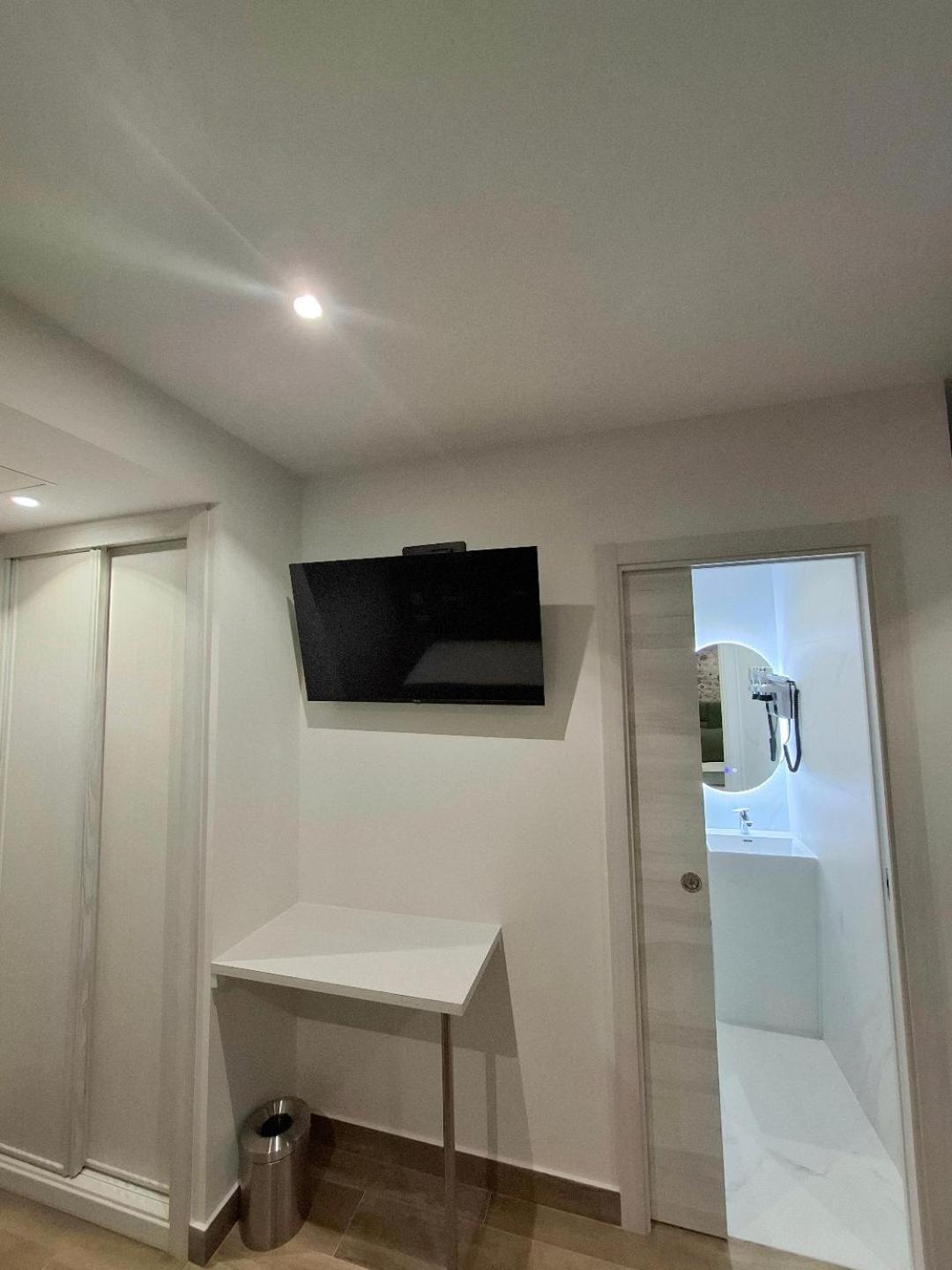 Hostal San Blas Madrid Luaran gambar