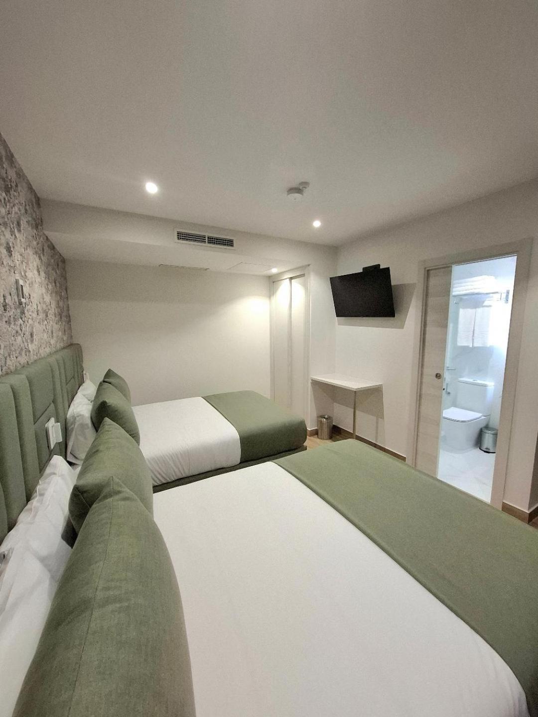 Hostal San Blas Madrid Luaran gambar