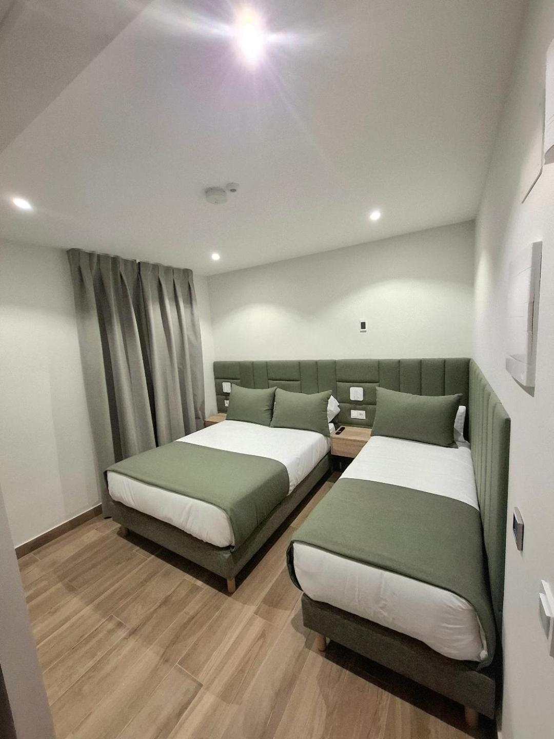 Hostal San Blas Madrid Luaran gambar