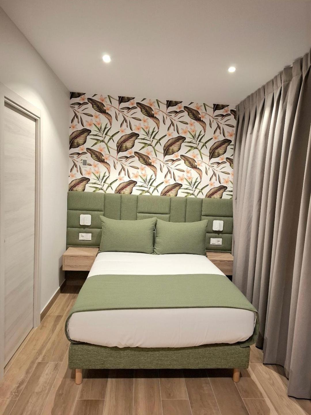 Hostal San Blas Madrid Luaran gambar