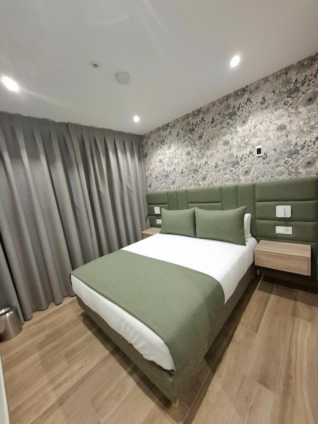 Hostal San Blas Madrid Luaran gambar