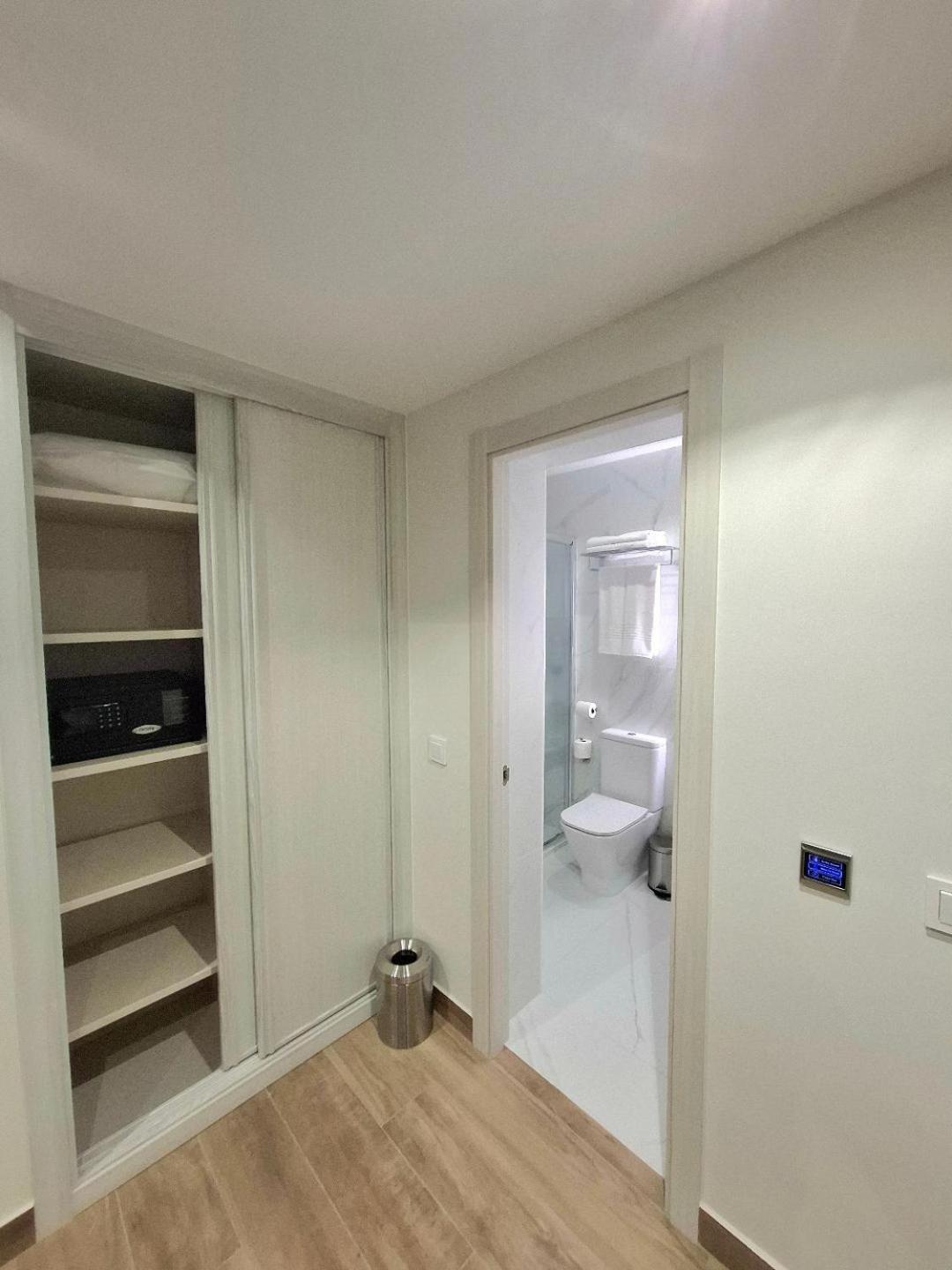 Hostal San Blas Madrid Luaran gambar