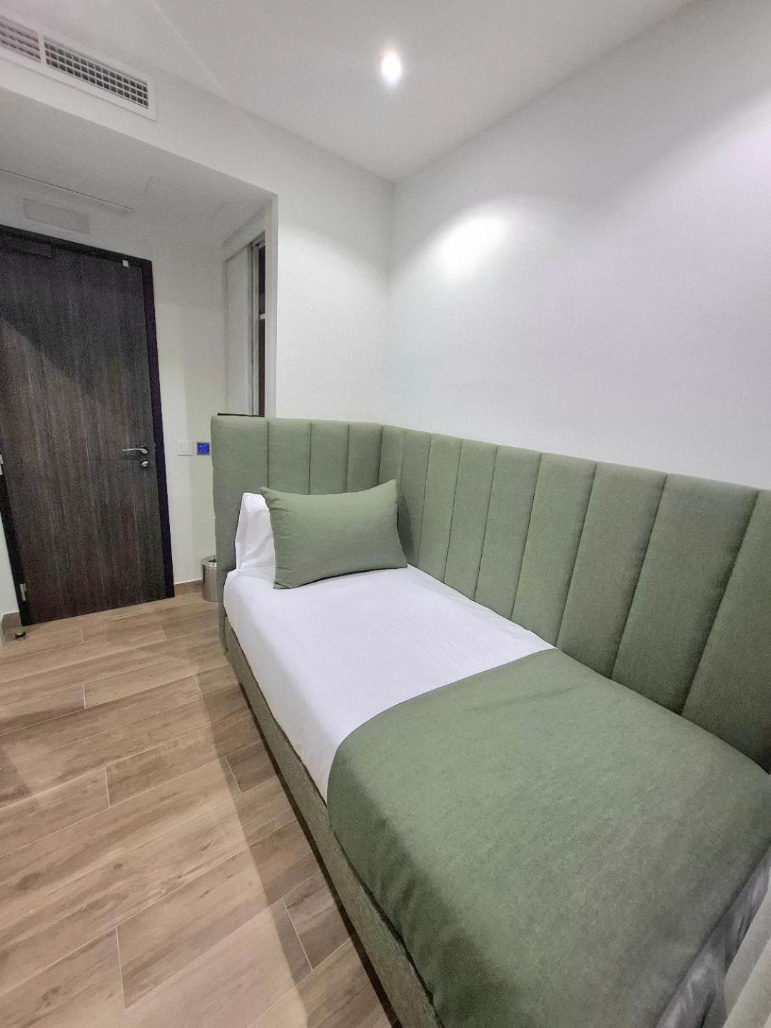 Hostal San Blas Madrid Luaran gambar