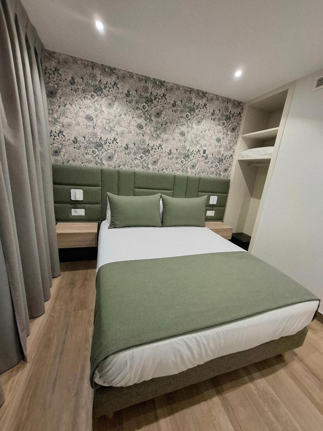 Hostal San Blas Madrid Luaran gambar