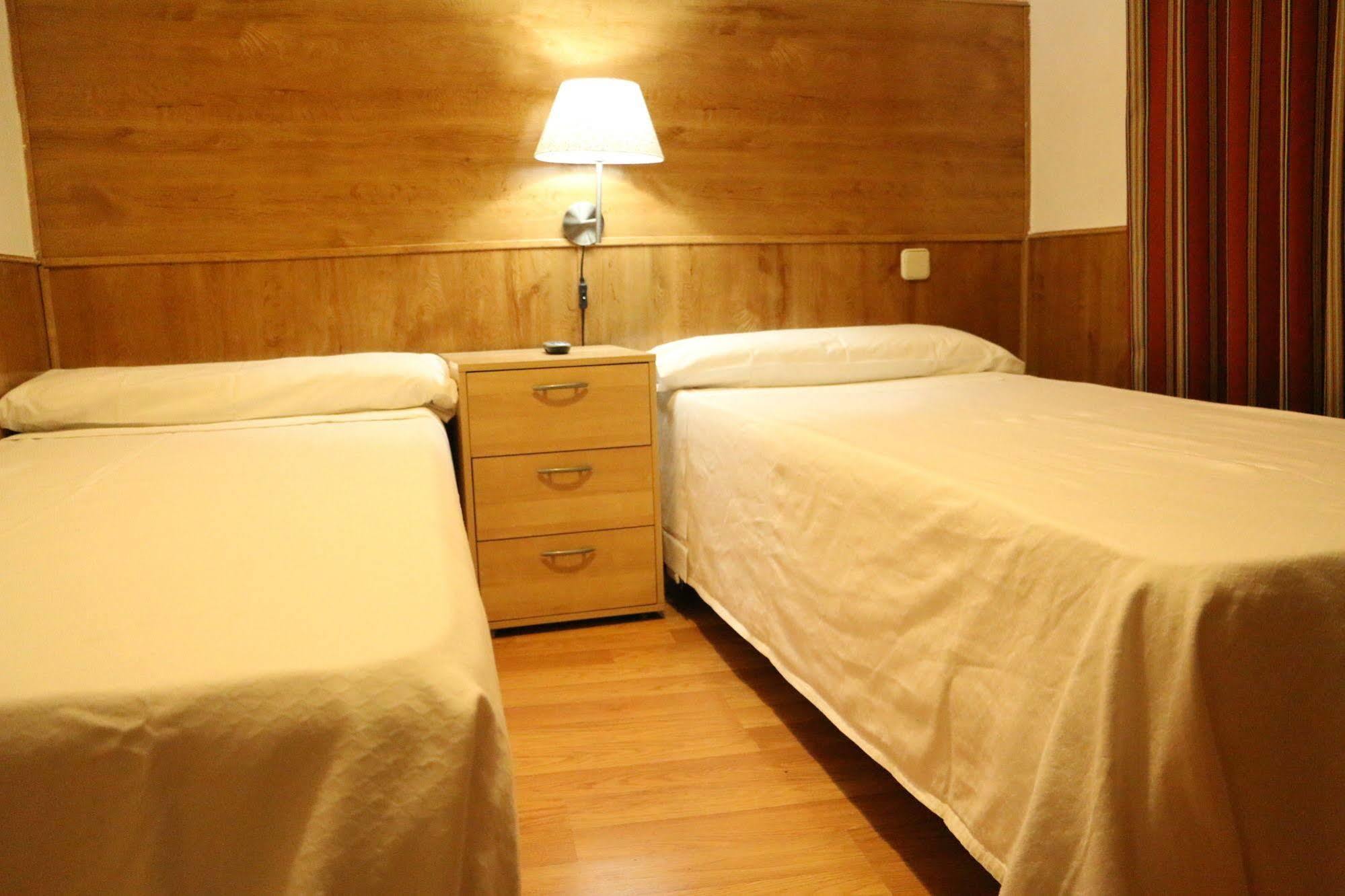 Hostal San Blas Madrid Luaran gambar